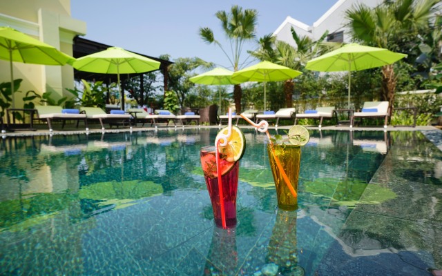 Отель Hoian Field Villa and Spa