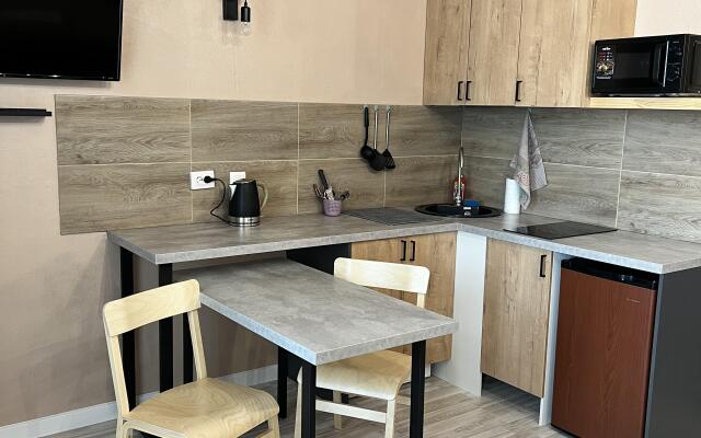 Апартаменты на Хрустальногорской 93