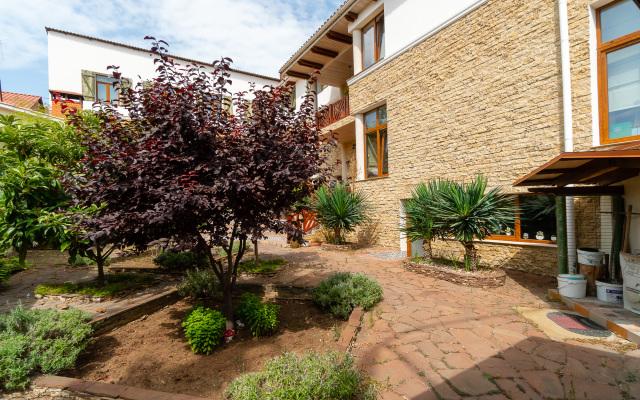 Rahil Guest House