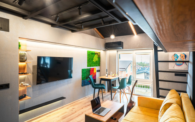 V Klubnom Komplekse s Basseynom Flat
