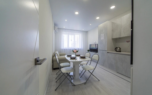 Квартира от компании Хоум Отель на проспекте Карла Маркса 4Б