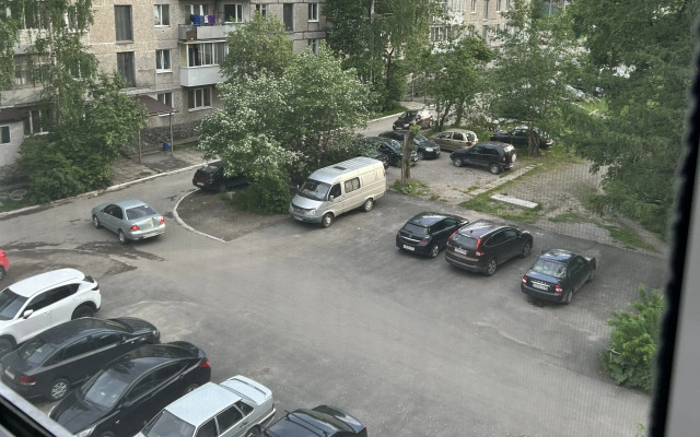 Uyutnaya Dvukhkomnatnaya V Tikhom Rayone Flat