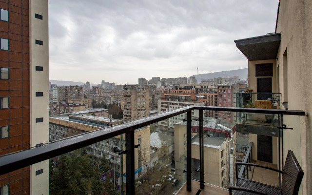 Apartments with a View of the Ferris Wheel and the City