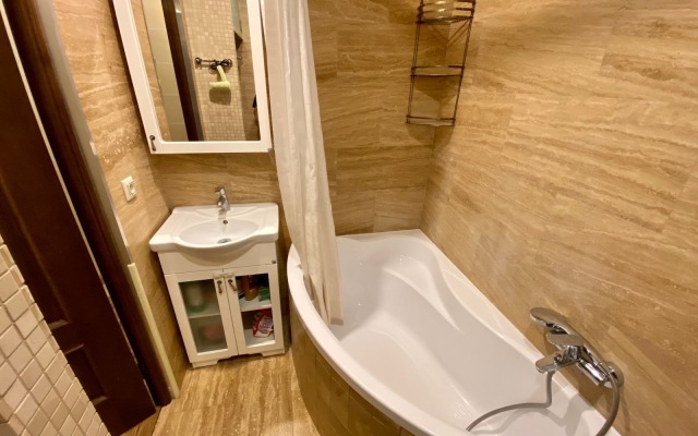 Komfortnaya Dvukhkomnatnaya, Est 4 Razdelnykh Spalnykh Mesta Flat