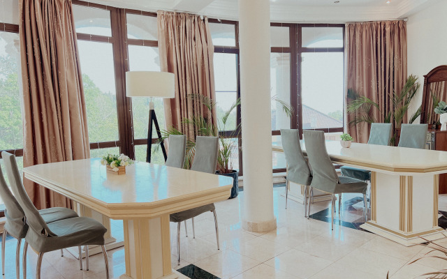 Kolizey Guest House