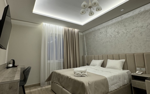 Hotel VS Hotel Hotel