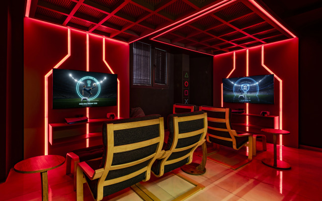 Hotel Elysian Airport