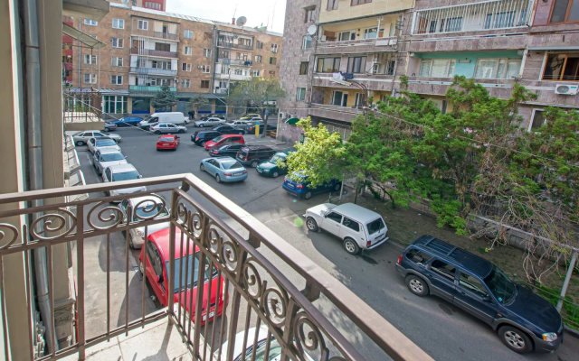 RentInnYerevan Vardanants Street 7 Apartments