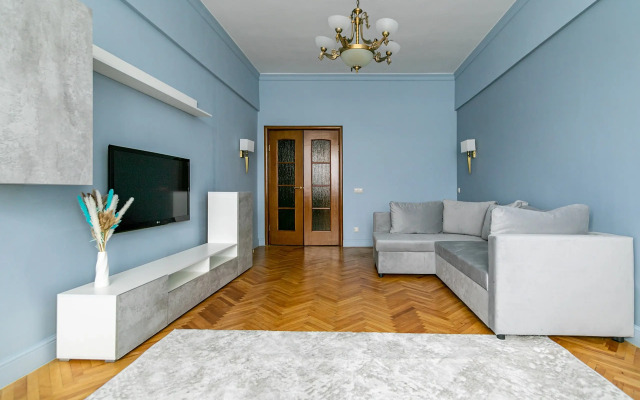 Trekhkomnatnaya Flat