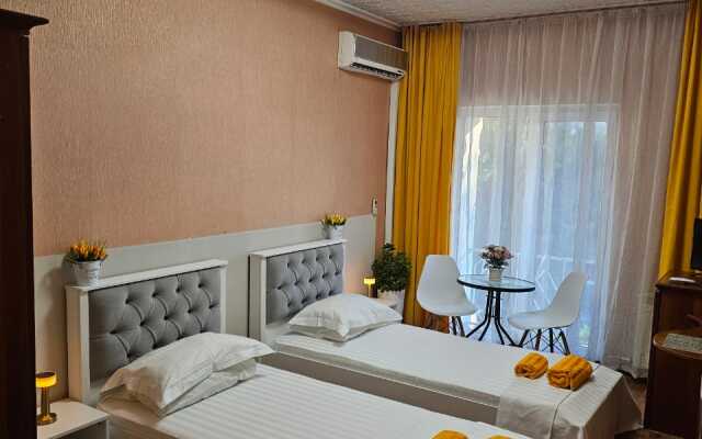 Mona Liza Guest house