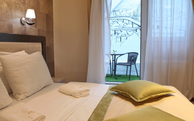 Hotel Vozarev
