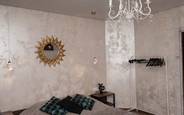 S Potryasayuschim Vidom Flat