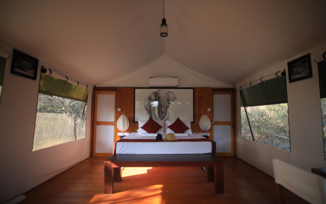 Topan Yala – Luxury Tented Safari
