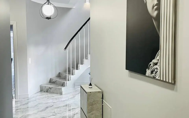 Частный дом Apartburo Grey House