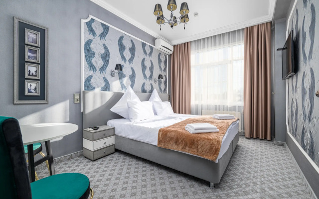 Hotel Monarkh