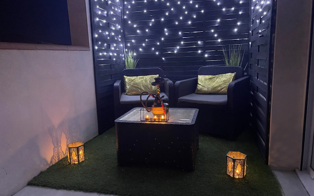 La Gold Room Apartments