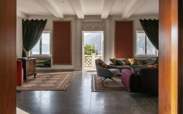 Shah Complex Villa