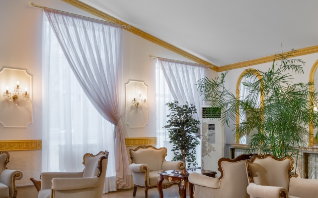 Versaille Hotel