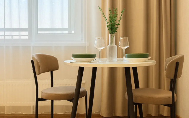 Na Glavnoy Naberezhnoy Goroda Flat