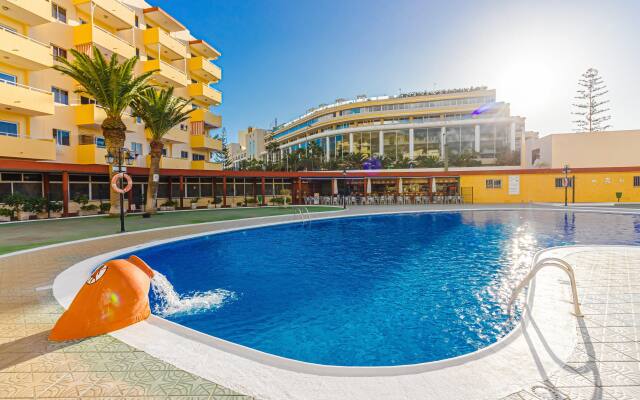 Avenida Juan Carlos Apartments