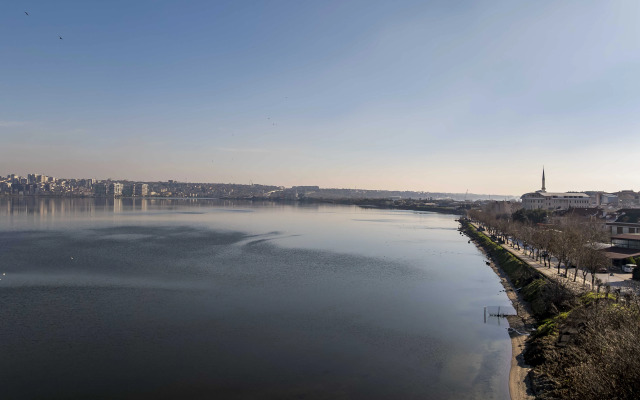 Ezkar Bathonea Art Istanbul Hotel