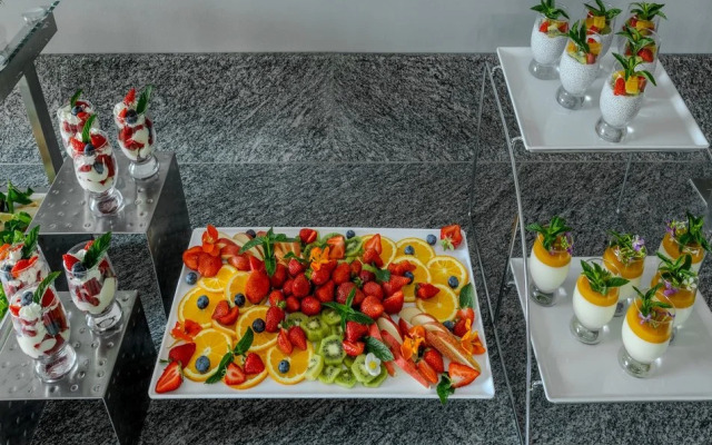 Отель Солнце и море