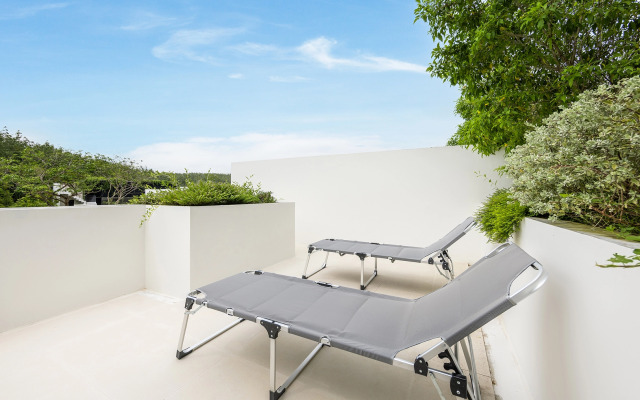 Qabalah 2BR Villa, Pool & Rooftop near Bangtao Villa
