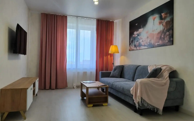 Bolshaya Dvukhkomnatnaya Kvartira V Kaliningrade Flat