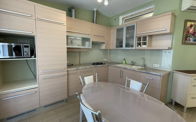 Na Ulitse K. Marksa 17 Apartments