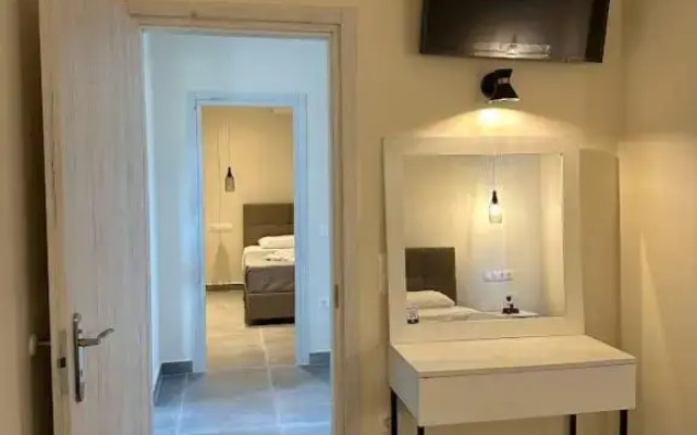 Aqua Luxury Suites