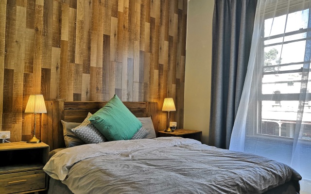 Summers' Holiday Inn Mini-Hotel
