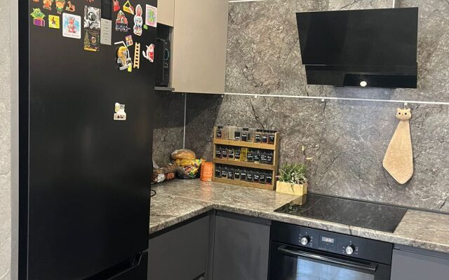 Sovremennaya Trekhkomnatnaya V Velikom Novgorode Flat