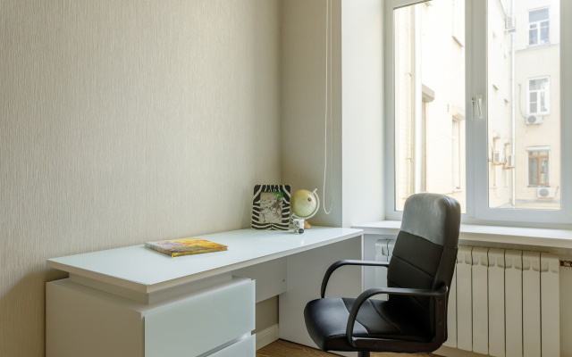 Luchshaya Kvartira with 3 bedrooms near Kremlin