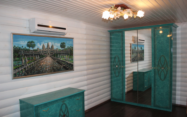 Частный Дом на Берегу Моря с Бассейном