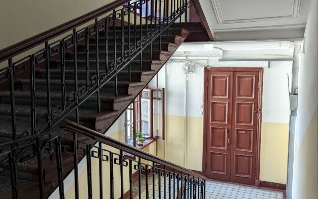 S Kaminom Na Vasil'evskom Ostrove Flat