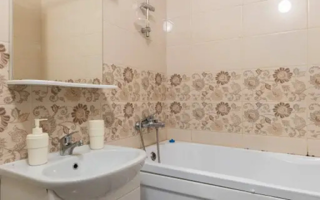 Uluchshennye Ryadom S Metro Ladozhskaya Apartments