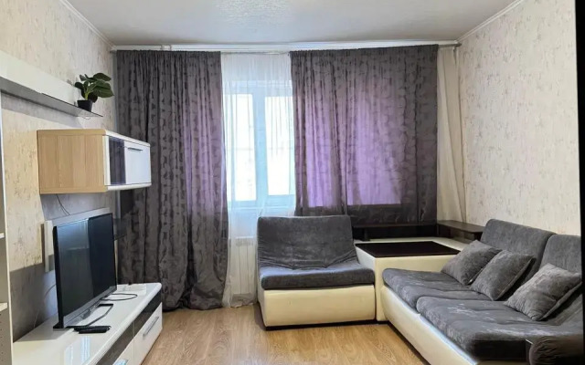 Dlya Bolshoy Kompanii Flat