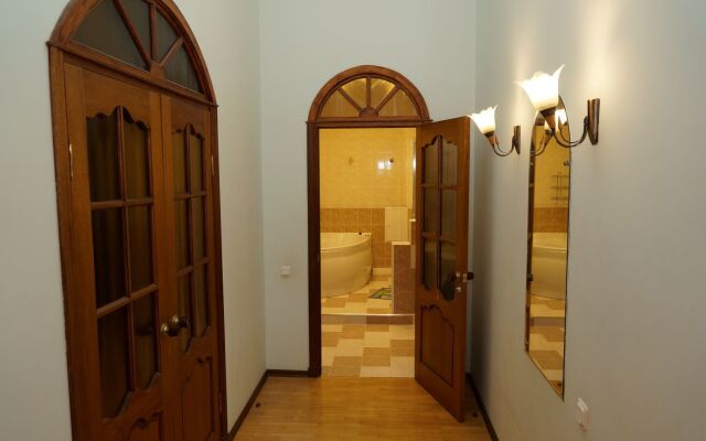 Апартаменты 2-х комнатные на Невском 65