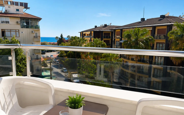 Yaman Life Hotel