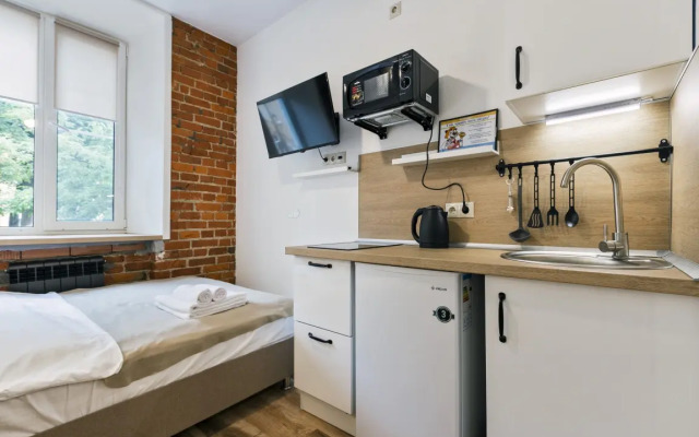 1 Revolyutsionnyij prospekt 25/12 Flat
