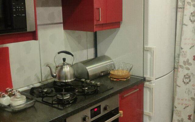 Dvushka S Vidom Na Dvor Flat
