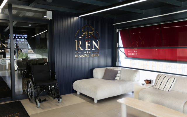 Отель Ren Business