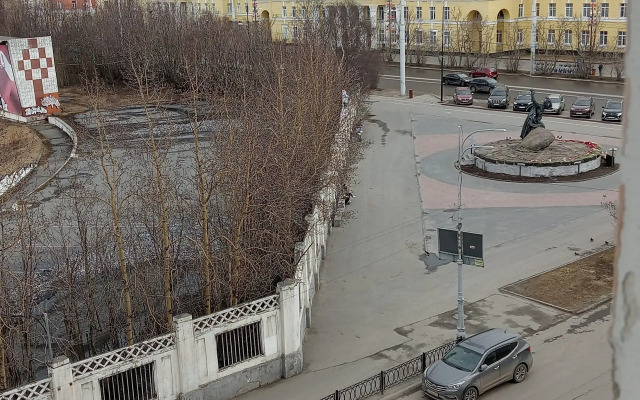 Меблированные комнаты Ваш Дом на Ленинградской (2 подъезд, кв. 32)