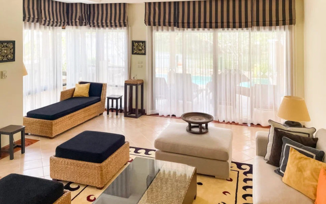Laguna Cove S Tremya Spalniami Villa