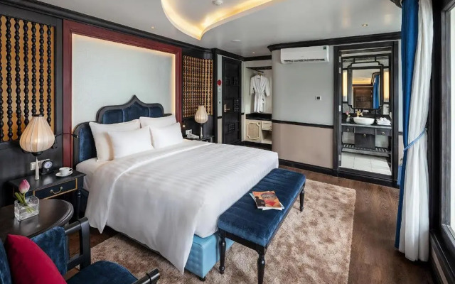 Verdure Lotus Luxury Cruise Hotel