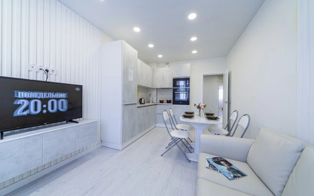 Квартира от компании Хоум Отель на проспекте Карла Маркса 4Б