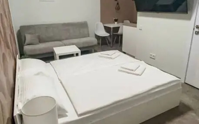 Apartamenty Studiya Rubinovaya Kenig Apart