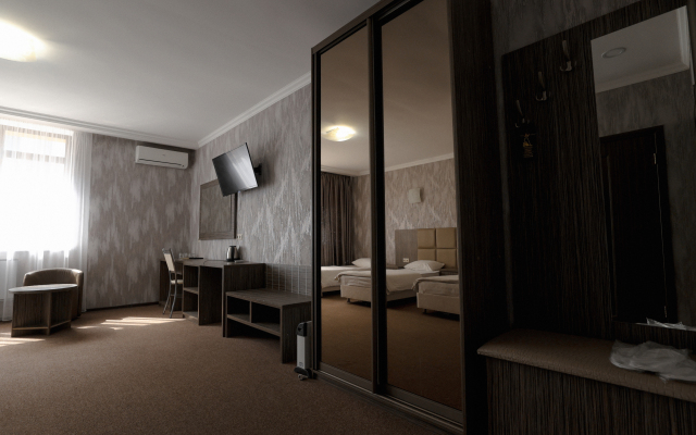 Marton Oka Hotel