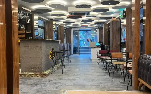 Corner Park Suite Hotel