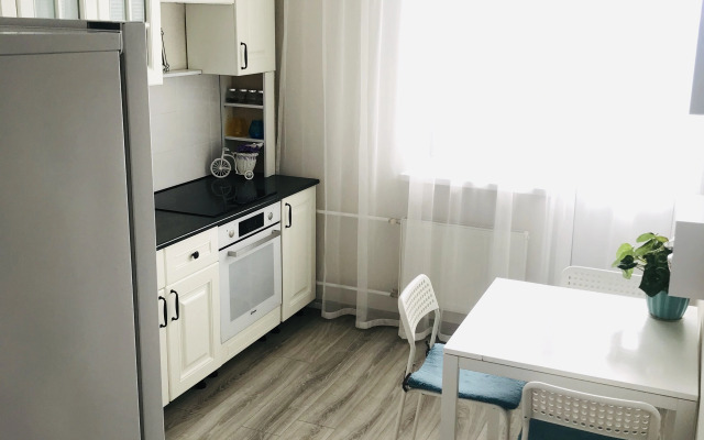 Novgorodskiy Pr-kt, d10 k2 kv984 Flat